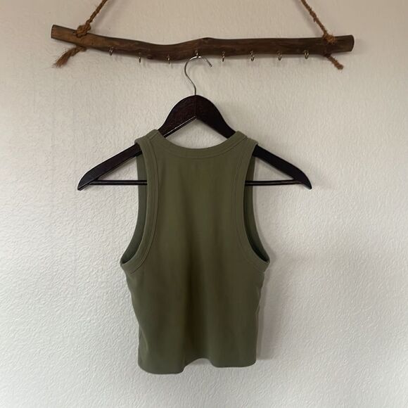 Green crop tank - Picture 4 of 5